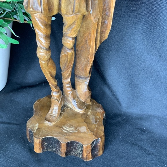 Large vintage hand carved wooden figure with instrument - Picture 4 of 16